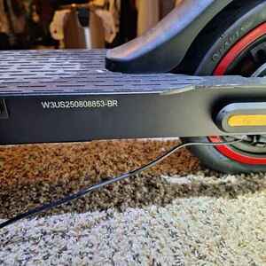LiteFive LF3 e-scooter Black and Red