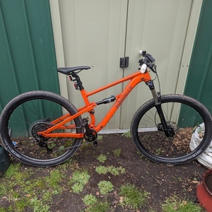 2025 Pinnacle Photon Orange