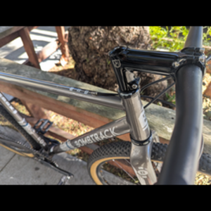 Bombtrack Silver, gray or bare metal