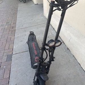 2022 Unknown Wolf Warrior X Gt e-scooter Black and Red