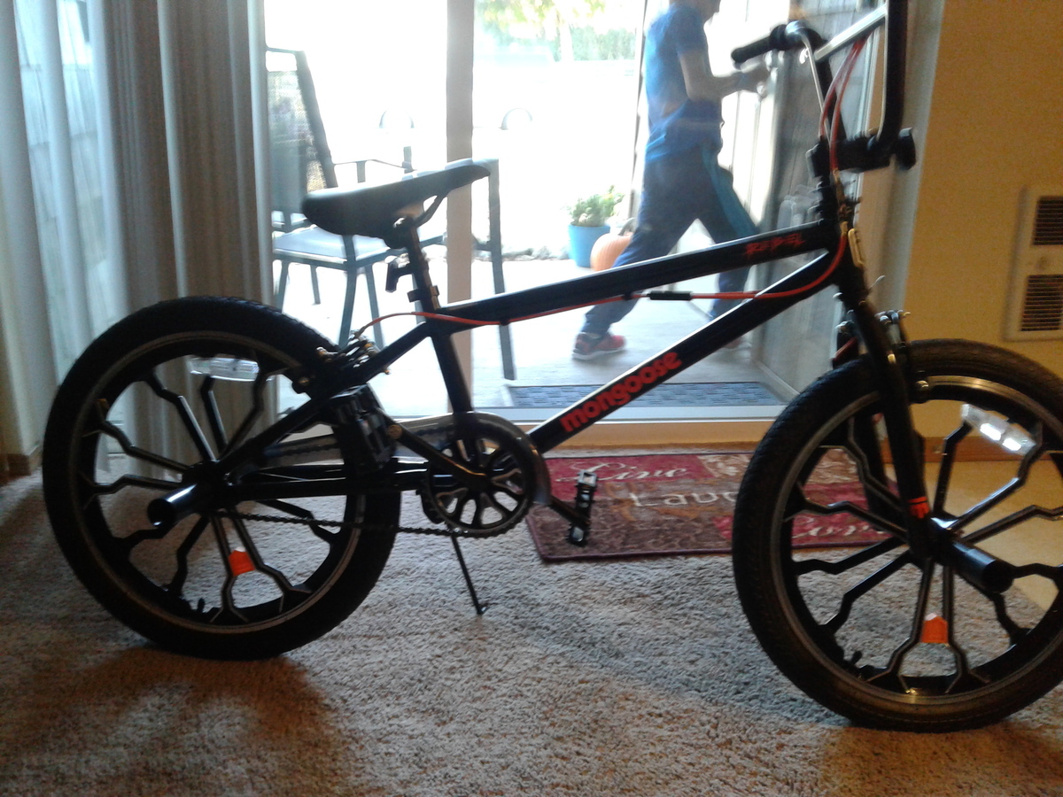 2017 Mongoose 20" Rebel
