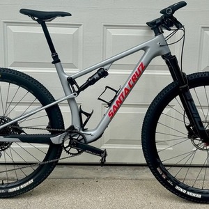 2024 Santa Cruz Blur Silver, gray or bare metal