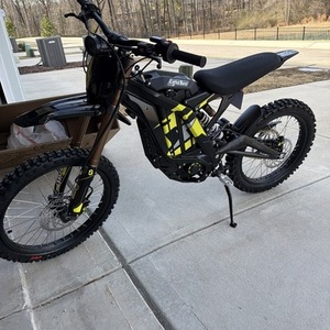 2025 Surron light bee x e-motorcycle Black