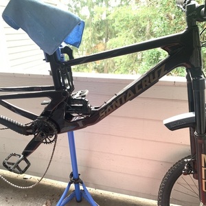 2022 Santa Cruz Nomad Red