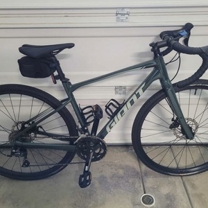 2021 Giant Revolt 2 Green