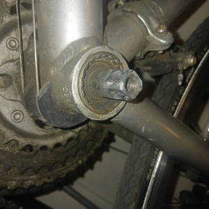 Specialized Sirrus Silver, gray or bare metal