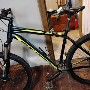 Rocky Mountain Bicycles Fusion Black and Yellow or Gold