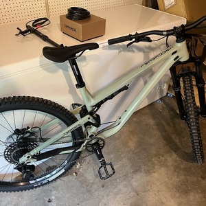 2022 Commencal Bikes Meta TR Green