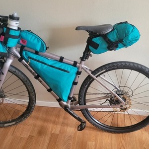 2023 Salsa Journeyer Silver, gray or bare metal