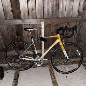 2009 Giant Avail 3 (Gold/Alum/White) Yellow or Gold