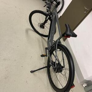 2025 Decathlon E-Bike SUV Trekkingrad 28 Zoll E-ACTV... Silver, gray or bare metal
