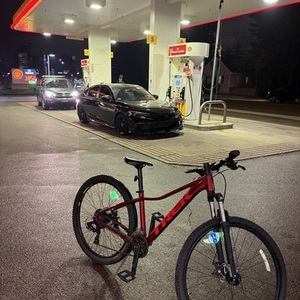 2025 Trek Red