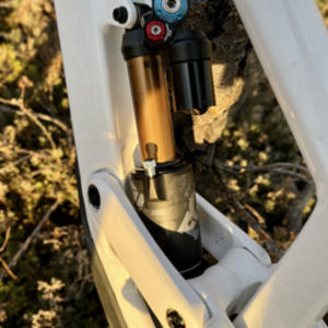 2022 YT Yt tues White