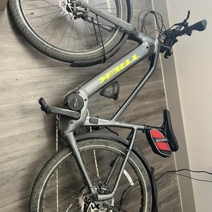 Trek allant 8s Silver, gray or bare metal