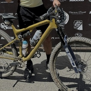 2023 Specialized Epic Evo Yellow or Gold
