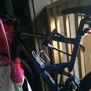 2001 Cannondale Mountain bike Blue and Yellow or Gold