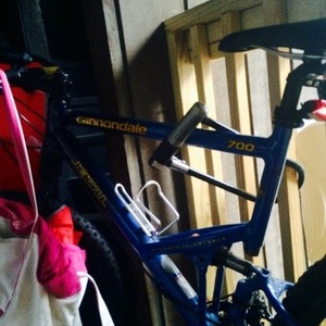 2001 Cannondale Mountain bike Blue and Yellow or Gold