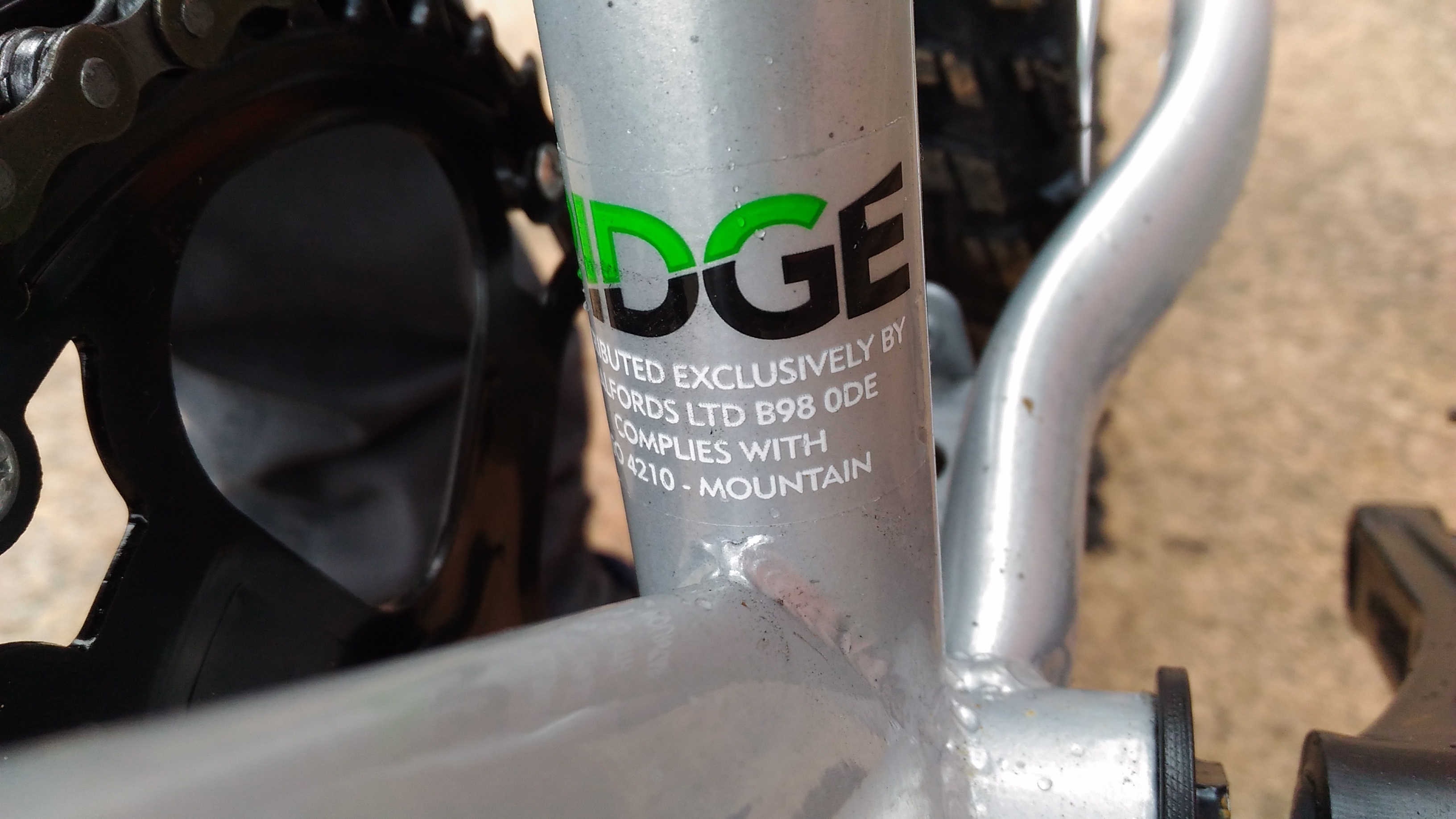 26 inch mountain bike halfords