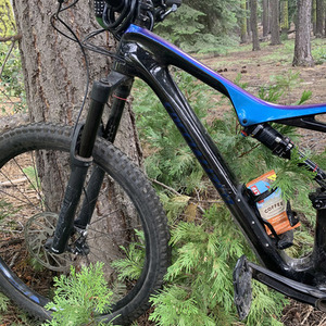 2018 Specialized Stump Jumper Fsr Comp Carbon. 27.5 Black
