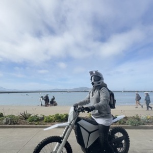 2026 Y-VOLT SURGE V e-motorcycle White