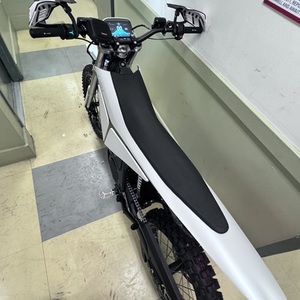 2026 Y-VOLT SURGE V e-motorcycle White
