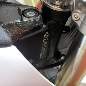 2026 Y-VOLT SURGE V e-motorcycle White