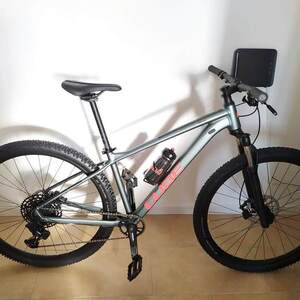 2021 Cube Analog bicicletta Silver, gray or bare metal
