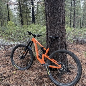 2022 Santa Cruz Hightower Orange