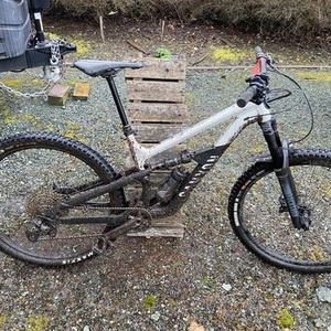 2026 Canyon bicycles Spectral 125 Black and Silver, gray or bare metal