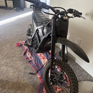 2025 Yozma IN10 Black and Red