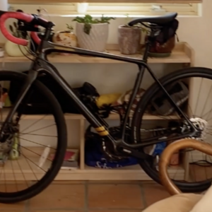 Cannondale 700 F Synapse Crb 105 Black and Silver, gray or bare metal