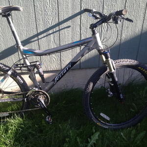 2008 Fezzari Cascade Peak Silver or Gray and Blue