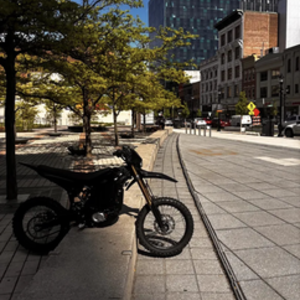 2025 Surron Surron ultra bee Black