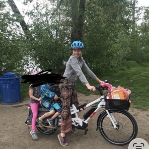 2017 Yuba Spicy Curry cargo bike rear White and Red