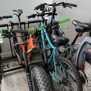 2022 Rocky Mountain Bicycles Blizzard Orange
