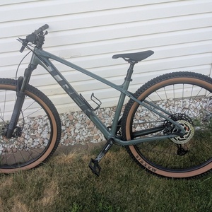 2025 Trek Marlin 7 Green