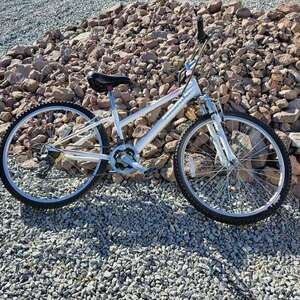 Nishiki Pueblo White