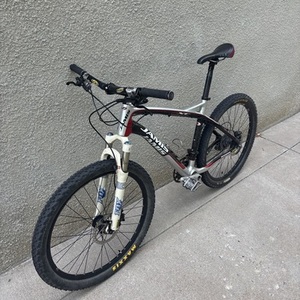2007 Jamis Dakota XC Silver, gray or bare metal and Red