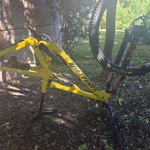 2026 Santa Cruz Tall boy Yellow or Gold