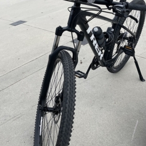 2022 Trek Marlin 4 Black
