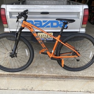 Trek Marlin 6 Orange
