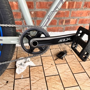 2022 Collective C100 Pro Silver, gray or bare metal