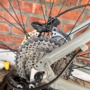 2022 Collective C100 Pro Silver, gray or bare metal