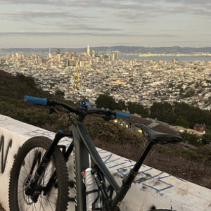 2021 Specialized 2021 Specialized levo comp 29 bike Green