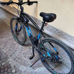 Decathlon E-st 500 Black and Blue