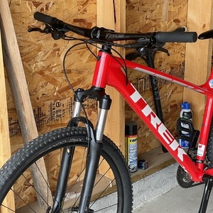 2023 Trek Marlin 5 Red