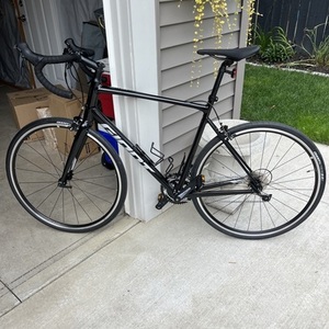 2022 Giant Contend 3 Black