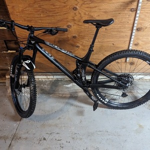 2023 YT Izzo 29 Core 2 Black