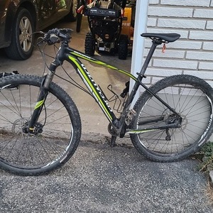 2016 Specialized Rockhopper Black and Green