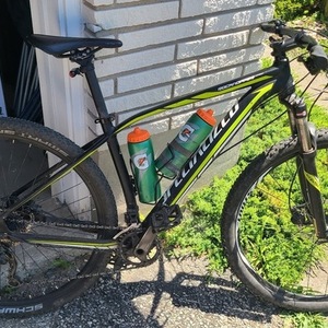 2016 Specialized Rockhopper Black and Green
